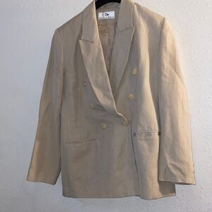 Women’s size 6, Danielle Martin, beige blazer jacket T25